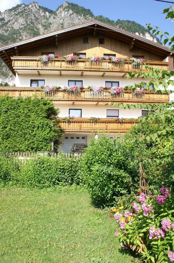 Pension Bergfried Grödig Екстериор снимка